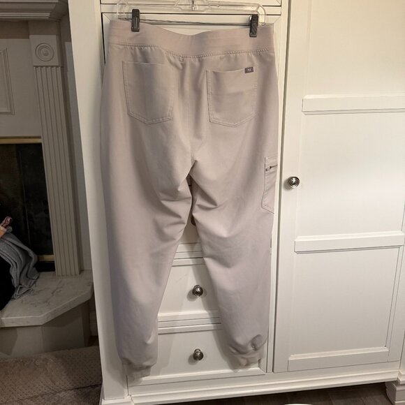 FIGS BONE Limited Color Zamora 2.0 Jogger MED/REG and Catarina Top MED - Picture 2 of 5